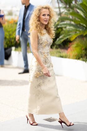 Gillian Anderson at the Teenage Sex and Death at Camp Miasma photocall at the 79th International Film Festival in Cannes, France, May 13, 2026 Jacovides Moreau Bestimage Teenage Sex and Death at Camp Miasma photocall at the 79th annual Cannes Film Festival at Palais des Festivals on May 13, 2026 in Cannes, France Cannes France  Copyright: xJACOVIDES-MOREAUx xBESTIMAGExJACOVIDES-MOREAUx xBESTIMAGEx
