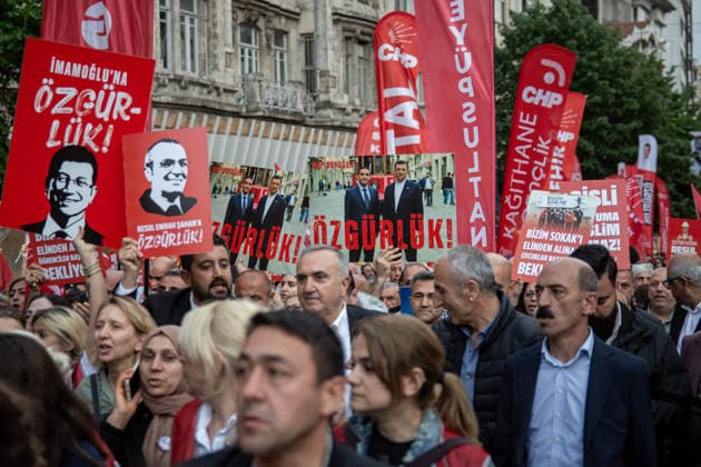 May 13, 2026, Istanbul, Istanbul, Turkey: Supporters of the Republican People s Party (CHP) take part in the first Ã¢â‚¬oeDemocracy and Freedom MarchÃ¢â‚¬Â organized by the Istanbul Provincial Presidency in Istanbul, Turkey, on May 13, 2026. The march began in front of the Ataturk Museum in the district of Sisli and ended in front of the Sisli Municipality building. Thousands of demonstrators participated in the rally, chanting slogans such as Ã¢â‚¬oeNo to trustee appointments,Ã¢â‚¬Â Ã¢â‚¬oeFreedom for political prisoners,Ã¢â‚¬Â and messages supporting detained mayors. Istanbul Turkey  - ZUMAt171 20260513_zip_t171_015 Copyright: xAbdullahxTepelix