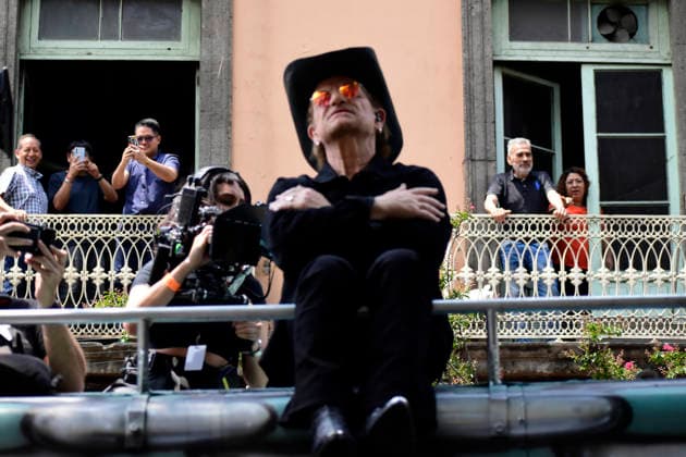 May 13, 2026, Mexico City, Ciudad de Mexico, Mexico: Bono lead of the Irish band U2, at the filming set for the upcoming music video Street of Dreams in Mexico City Downtown. on May 13, 2026 in Mexico City, Mexico. Mexico City Mexico - ZUMAe321 20260513_zea_e321_005 Copyright: xLuisxBarronx
