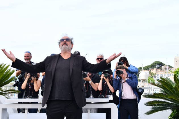 79th Cannes International Film Festival Photocall du film La Vénus Electrique 79th Cannes International Film Festival LA VENUS ELECTRIQUE photocall Gustave de Kervern poses during La Vénus Electrique The Electric Kiss photocall at the 79th annual Cannes Film Festival at Palais des Festivals Thomas Bohlen Starface 2026 05 12 455951 2026 05 13 Cannes France  Copyright: xThomasxBohlenx STAR_455951_052