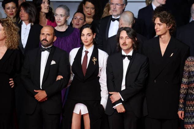 Pierre Antoine Billon, Souheila Yacoub, Bérenger Thouin, Vassili Schneider Montée des marches du film Labandon lors du 79ème Festival International du Film de Cannes, le 13 mai 2026 Jacovides Moreau Bestimage Red carpet for Forsaken at the 79th Cannes International Film Festival on May 13, 2026 Cannes France  Copyright: xJACOVIDES-MOREAUx xBESTIMAGExJACOVIDES-MOREAUx xBESTIMAGEx