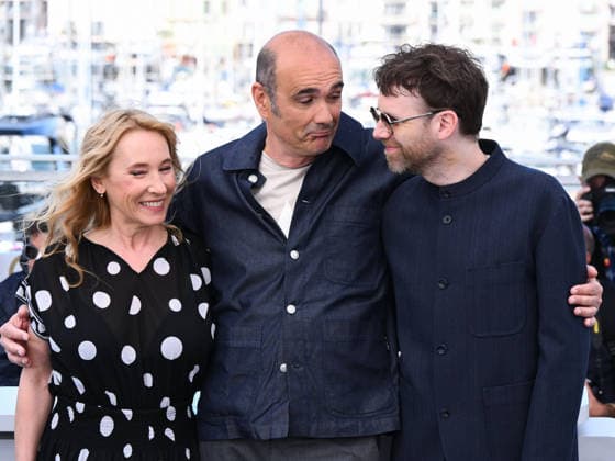 IPA84673683 - Cannes, 79th Cannes Film Festival 2026, day 2 - photocall of L Abandon (Forsaken) - Pictured: Antoine Reinartz, Vincent Garenq and Emmanuelle Bercot  Copyright: xAlbertoxTerenghix xPoolxPhotoxEventsx07x 84673683