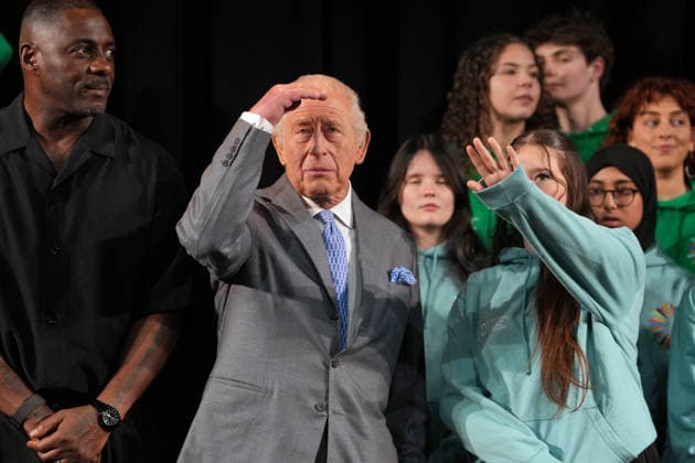 Britain Royals Britain s King Charles III joins English actor Idris Elba in meeting students taking part in workshops organised by National Youth Music Theatre (NYMT) at The Other Palace in London, Thursday, May 14, 2026., Credit:Avalon.red PA ROTA - B68 Avalon GBR, London  Copyright: xAvalon.redx xPAxROTAx-xB68x xAvalonx 1098913242