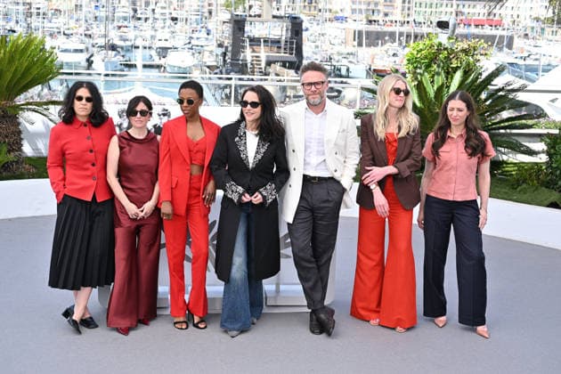 79th Cannes Film Festival: Tangles: A Story About Alzheimer s, My Mother and Me photocall CANNES, FRANCE - MAY 14: (L to R) US actress Abbi Jacobson, Canadian actress Sugar Lyn Beard, US actress Samira Wiley, US actress Julia Louis-Dreyfus, US actor and producer Seth Rogen, Canadian director, screenwriter and producer Leah Nelson and US actress, writer, and producer Lauren Miller pose during a photocall for the film Tangles: A Story About Alzheimer s, My Mother and Me at the 79th edition of the Cannes Film Festival in Cannes, France on May 14, 2026. Mustafa Yalcin Anadolu Cannes France. Editorial use only. Please get in touch for any other usage. Copyright: x2026xAnadoluxMustafaxYalcinx