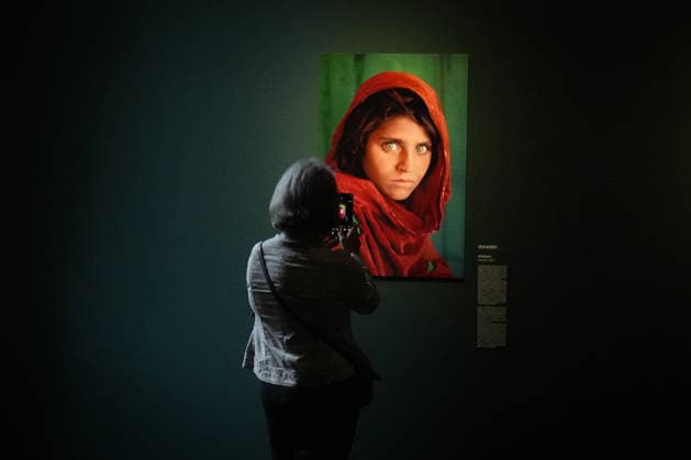 Presentation of the exhibition Icons with photographer Steve McCurry Presentation of the exhibition Icons by photographer Steve McCurry, on May 14, 2026, in Barcelona, Catalunya Spain The retrospective brings together more than 150 large format images, including the famous portrait of the Afghan girl It will be open until September 6, Monday to Sunday, with general admission at 16 euros 14 MAY 2026 PHOTOGRAPHIC EXHIBITION Barcelona, Catalunya Barcelona, Catalunya Spain  Copyright: xDavidxZorrakinox 7523016