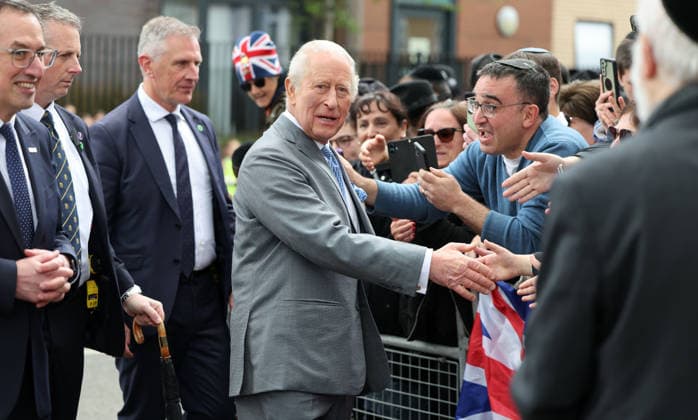 King Charles in Golders Green King Charles greets local residents in Golders Green in North London following the attack on Jewish residents., Credit:Richard Pohle PA ROTA - B68 Avalon  Copyright: xRichardxPohlex xPAxROTAx-xB68x xAvalonx 1098932245