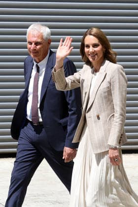 IPA84681581 - Reggio Emilia, 14 05 2026. Last stop of Princess Kate Middleton s tour at the Remida creative recycling center, as part of her tour of getting to know the reality of Reggio Children and its educational projects for children. In the photo Kate Middleton greets the people who came to see her  Copyright: xRobertoxBrancolinix xRobertoxBrancolini Ipax 84681581