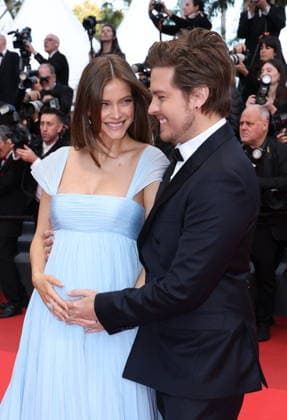Cannes - Histoires Paralleles (Parallel Tales) Red Carpet Pregnant Barbara Palvin and Dylan Sprouse at the Histoires Paralleles (Parallel Tales) screening red carpet during the 79th annual Cannes Film Festival at Palais des Festivals on May 14, 2026 in Cannes, France. Photo by Jerome Domine ABACAPRESS.COM Cannes France  Copyright: xDominexJerome ABACAx