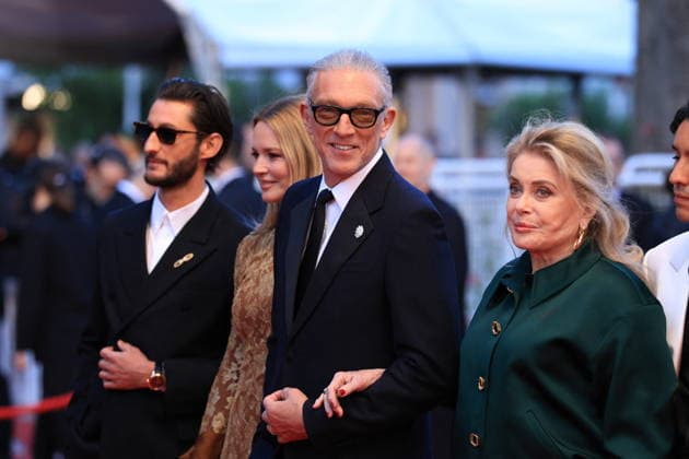 Cannes - Histoires Paralleles (Parallel Tales) Red Carpet (L-R) Pierre Niney, Virginie Efira, Vincent Cassel and Catherine Deneuve at the Histoires Paralleles (Parallel Tales) screening red carpet during the 79th annual Cannes Film Festival at Palais des Festivals on May 14, 2026 in Cannes, France. Photo by Jerome Domine ABACAPRESS.COM Cannes France  Copyright: xDominexJerome ABACAx