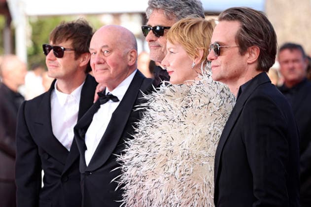 Lukasz Zal, Hanns Zischler, Pawel Pawlikowski, Sandra Hüller und August Diehl bei der Premiere des Kinofilms Fatherland auf dem Festival de Cannes 2026 79. Internationale Filmfestspiele von Cannes im Palais des Festivals. Cannes, 14.05.206