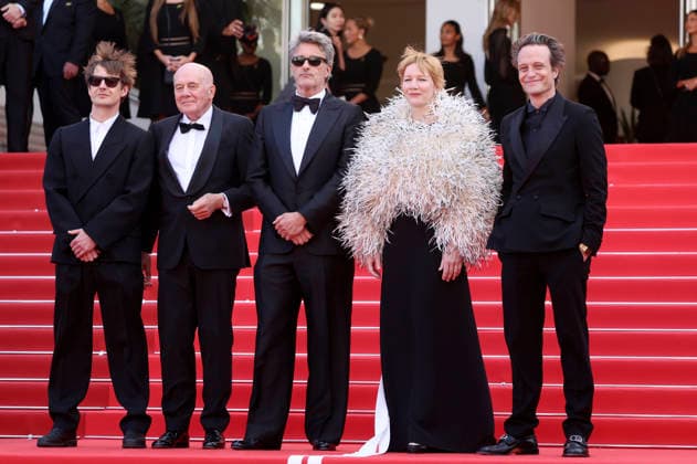 Lukasz Zal, Hanns Zischler, Pawel Pawlikowski, Sandra Hüller und August Diehl bei der Premiere des Kinofilms Fatherland auf dem Festival de Cannes 2026 79. Internationale Filmfestspiele von Cannes im Palais des Festivals. Cannes, 14.05.206