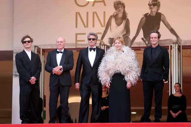 Lukasz Zal, Hanns Zischler, Pawel Pawlikowski, Sandra Hüller und August Diehl bei der Premiere des Kinofilms Fatherland auf dem Festival de Cannes 2026 79. Internationale Filmfestspiele von Cannes im Palais des Festivals. Cannes, 14.05.206