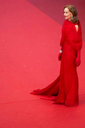 Cannes Histoires Paralleles Red Carpet EB French actress Isabelle Huppert arrives for the screening of the film Histoires Paralleles (Parallel Tales) at the 79th edition of the Cannes Film Festival in Cannes, southern France on May 14, 2026.Photo by Eliot Blondet ABACAPRESS.COM Cannes France France  Copyright: xBlondetxEliot ABACAx