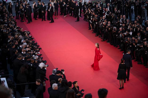 Cannes Histoires Paralleles Red Carpet EB French actress Isabelle Huppert arrives for the screening of the film Histoires Paralleles (Parallel Tales) at the 79th edition of the Cannes Film Festival in Cannes, southern France on May 14, 2026.Photo by Eliot Blondet ABACAPRESS.COM Cannes France France  Copyright: xBlondetxEliot ABACAx