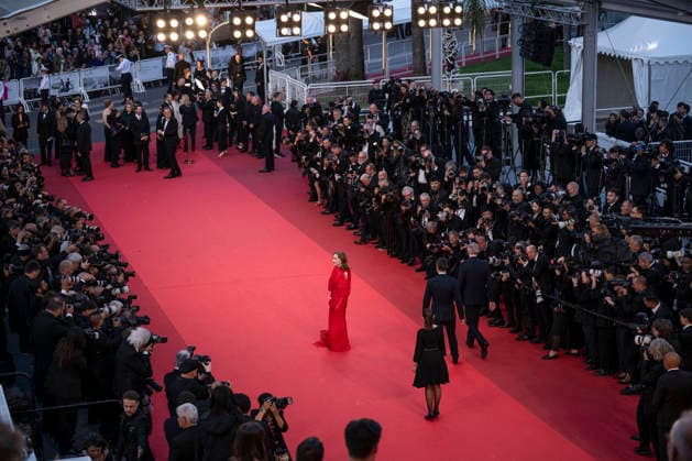Cannes Histoires Paralleles Red Carpet EB French actress Isabelle Huppert arrives for the screening of the film Histoires Paralleles (Parallel Tales) at the 79th edition of the Cannes Film Festival in Cannes, southern France on May 14, 2026.Photo by Eliot Blondet ABACAPRESS.COM Cannes France France  Copyright: xBlondetxEliot ABACAx