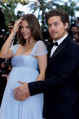 Pregnant Barbara Palvin and her husband Dylan Sprouse Montée des marches du film Histoires parallèles lors du 79ème Festival International du Film de Cannes, le 14 mai 2026 Olivier Borde Bestimage Red carpet for Parallel tales at the 79th Cannes International Film Festival on May 14, 2026 Cannes France  Copyright: xOLIVIERxBORDEx xBESTIMAGExOLIVIERxBORDEx xBESTIMAGEx