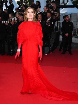 IPA84692642 - Cannes, 79th Cannes Film Festival 2026, evening 3 - red carpet of Histoires Paralleles (Parallel Tales). In the photo Isabelle Huppert  Copyright: xManuelexMangiarottix xPoolxPhotoxEventsx07x 84692642