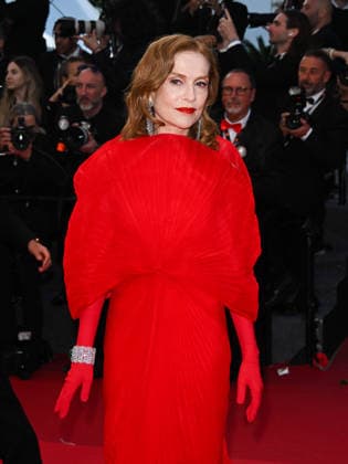 IPA84692648 - Cannes, 79th Cannes Film Festival 2026, evening 3 - red carpet of Histoires Paralleles (Parallel Tales). In the photo Isabelle Huppert  Copyright: xManuelexMangiarottix xPoolxPhotoxEventsx07x 84692648