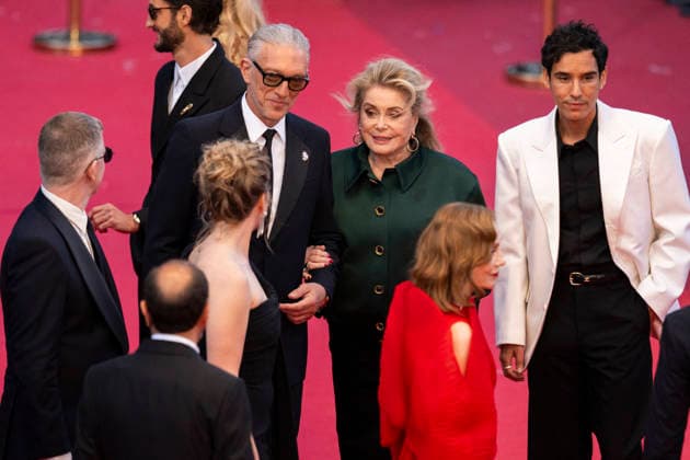 Cannes Histoires Paralleles Red Carpet EB Pierre Niney, Virginie Efira, Vincent Cassel, Catherine Deneuve, Adam Bessa, India Hair, Isabelle Huppert, arrive for the screening of the film Histoires Paralleles (Parallel Tales) at the 79th edition of the Cannes Film Festival in Cannes, southern France on May 14, 2026.Photo by Eliot Blondet ABACAPRESS.COM Cannes France France  Copyright: xBlondetxEliot ABACAx