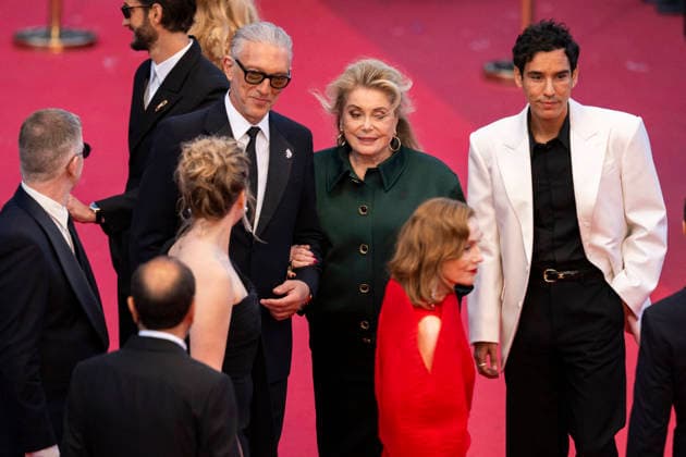 Cannes Histoires Paralleles Red Carpet EB Pierre Niney, Virginie Efira, Vincent Cassel, Catherine Deneuve, Adam Bessa, India Hair, Isabelle Huppert, arrive for the screening of the film Histoires Paralleles (Parallel Tales) at the 79th edition of the Cannes Film Festival in Cannes, southern France on May 14, 2026.Photo by Eliot Blondet ABACAPRESS.COM Cannes France France  Copyright: xBlondetxEliot ABACAx