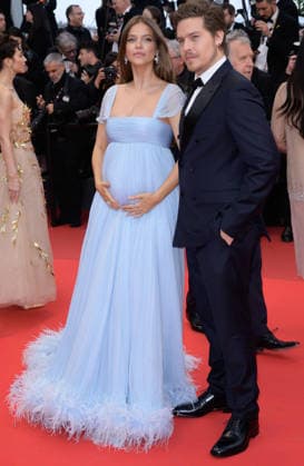 Parallel Tales Premiere at 79th Festival de Cannes - Cannes, France CANNES, FRANCE. May 14, 2026: Barbara Palvin & Dylan Sprouse at the premiere for Parallel Tales at the 79th Festival de Cannes. Picture: Paul Smith Featureflash Cannes France  Copyright: xPaulxSmithx xFeatureflashx