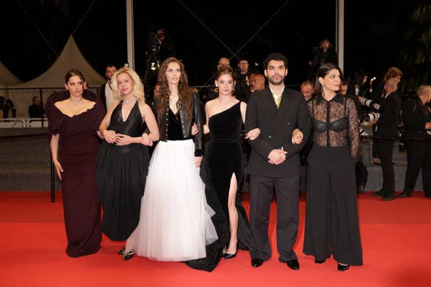 79ème Festival International du Film de Cannes Montée des marches du film Sanguine 79th International Cannes Film Festival Red Carpet with Sanguine movie cast 456027 2026 05 14 Cannes France Higelin, Kim Le Corroler, Marion Taquin, Mara Lambert, Carole Outalbali, Sami Faidi, Sonia  Copyright: xTerencexBaelenx STAR_456027_005