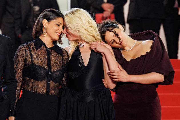 Mara Taquinet, Kim Higelin Bijoux Tasaki , Sonia Faidi Montée des marches du film Sanguine lors du 79ème Festival International du Film de Cannes, le 14 mai 2026 Jacovides Moreau Bestimage Red carpet for Species at the 79th Cannes International Film Festival on May 14, 2026 Cannes France  Copyright: xJACOVIDES-MOREAUx xBESTIMAGExJACOVIDES-MOREAUx xBESTIMAGEx