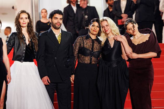 Marion Le Corroler, Sami Outalbali, Mara Taquinet, Kim Higelin Bijoux Tasaki , Sonia Faidi Montée des marches du film Sanguine lors du 79ème Festival International du Film de Cannes, le 14 mai 2026 Jacovides Moreau Bestimage Red carpet for Species at the 79th Cannes International Film Festival on May 14, 2026 Cannes France  Copyright: xJACOVIDES-MOREAUx xBESTIMAGExJACOVIDES-MOREAUx xBESTIMAGEx