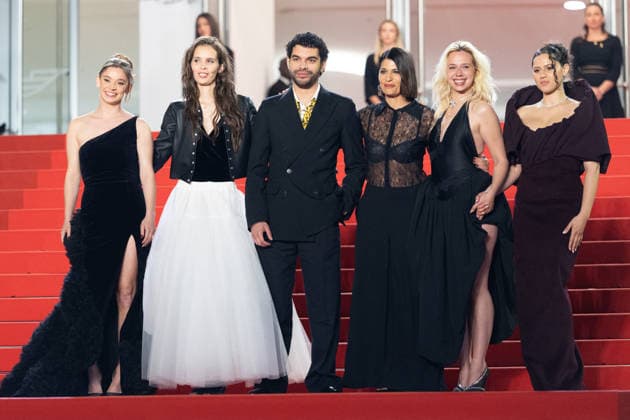 Carole Lambert, Marion Le Corroler, Sami Outalbali, Mara Taquinet, Kim Higelin Bijoux Tasaki , Sonia Faidi Montée des marches du film Sanguine lors du 79ème Festival International du Film de Cannes, le 14 mai 2026 Olivier Borde Bestimage Red carpet for Species at the 79th Cannes International Film Festival on May 14, 2026 Cannes France  Copyright: xOLIVIERxBORDEx xBESTIMAGExOLIVIERxBORDEx xBESTIMAGEx