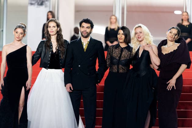 Carole Lambert, Marion Le Corroler, Sami Outalbali, Mara Taquinet, Kim Higelin Bijoux Tasaki , Sonia Faidi Montée des marches du film Sanguine lors du 79ème Festival International du Film de Cannes, le 14 mai 2026 Olivier Borde Bestimage Red carpet for Species at the 79th Cannes International Film Festival on May 14, 2026 Cannes France  Copyright: xOLIVIERxBORDEx xBESTIMAGExOLIVIERxBORDEx xBESTIMAGEx