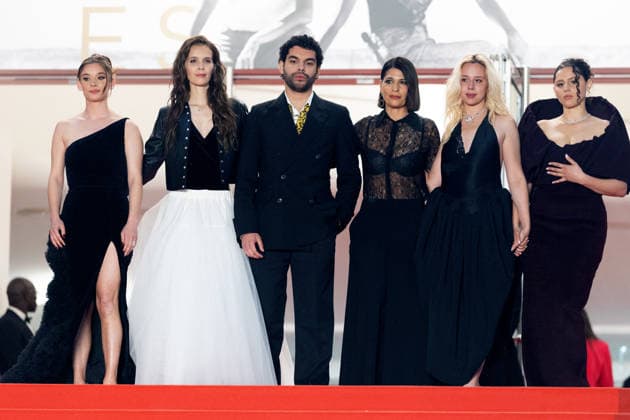 Carole Lambert, Marion Le Corroler, Sami Outalbali, Mara Taquinet, Kim Higelin Bijoux Tasaki , Sonia Faidi Montée des marches du film Sanguine lors du 79ème Festival International du Film de Cannes, le 14 mai 2026 Olivier Borde Bestimage Red carpet for Species at the 79th Cannes International Film Festival on May 14, 2026 Cannes France  Copyright: xOLIVIERxBORDEx xBESTIMAGExOLIVIERxBORDEx xBESTIMAGEx