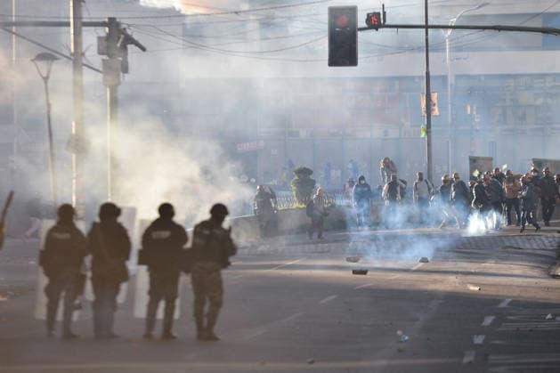 Miners attempt to break through police cordon in La Paz LA PAZ, BOLIVIA - MAY 14: Police officers and protesting miners clash during clashes with protesting miners, who demanded fuel supplies, access to explosives and improved mining conditions in downtown La Paz, Bolivia, on May 14, 2026. Carlos Sanchez Navas Anadolu La Paz Bolivia. Editorial use only. Please get in touch for any other usage.  Copyright: x2026xAnadoluxCarlosxSanchezxNavasx