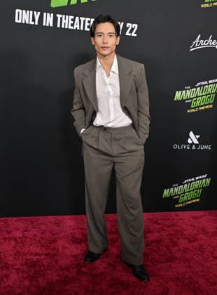 ˜Star Wars: The Mandalorian and Grogu™ World Premiere Manny Jacinto arriving to Star Wars: The Mandalorian and Grogu world premiere held at the TCL Chinese Theatre on May 14, 2026 in Hollywood, CA. Hollywood TCL Chinese Theatre California USA Copyright: xLISAxOConnorx xAFF-USA.comx