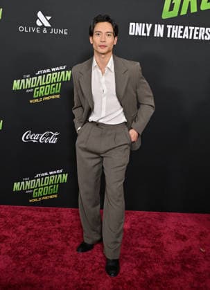 ˜Star Wars: The Mandalorian and Grogu™ World Premiere Manny Jacinto arriving to Star Wars: The Mandalorian and Grogu world premiere held at the TCL Chinese Theatre on May 14, 2026 in Hollywood, CA. Hollywood TCL Chinese Theatre California USA Copyright: xLISAxOConnorx xAFF-USA.comx