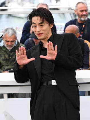 IPA84714758 - Cannes, 79th Cannes Film Festival 2026, day 4 - photocall of Gun-Che (Colony). Pictured: Koo Kyo-hwan  Copyright: xAlbertoxTerenghix xPoolxPhotoxEventsx07x 84714758