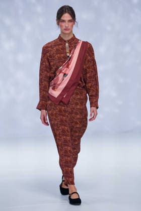 Australian Fashion Week 2026 - Runway - Ngali A model walks the runway during the Ngali Wander with Wonder Runway show at Australian Fashion Week 2026 at the Museum of Contemporary Art on May 15, 2026 in Sydney, Australia., Credit:IOIO IMAGES IOIO Avalon Australia, New South Wales, Sydney, Museum of Contemporary Art  Copyright: xIOIOxIMAGESx xIOIOx xAvalonx 1099146144