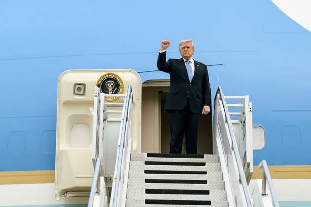News Bilder des Tages RECORD DATE NOT STATED US President Donald Trump waves as he embarks for US Beijing, May 15 (ANI): US President Donald Trump waves as he embarks for US, in Beijing on Friday. (@WhiteHouse X ANI Photo) Beijing China Copyright: xANIx ANI_20260515294