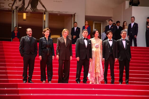 Red Carpet of SOUDAIN at the 79th Cannes Film Festival in Cannes, France - 15 May 2026 Jean-Charles Clichet, Marie Bunel, Virginie Efira, Ryûsuke Hamaguchi, Tao Okamoto, Kodai Kurosaki and Kyozo Nagatsuka attend the red carpet of Soudain at the 79th Cannes Film Festival. Cannes France Copyright: xMarcoxBaradax xSOPAxImagesx 20260515_RED CARPET SOUDAIN-24