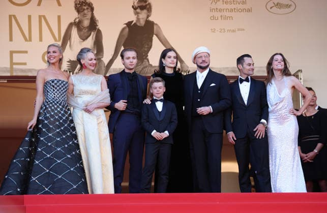 Karma screening during the 79th annual Cannes Film Festival Olga Hoffmann, Kelly B. Eviston, Edouard Philipponnat, a guest, Ella Bleu Travolta, John Travolta, Jason Berger and Amy Laslett - Karma screening during the 79th annual Cannes Film Festival in Cannes, France on May 15, 2026  Copyright: x Chassery+Courdjix