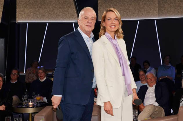 Hubertus Meyer-Burckhardt und Jessy Wellmer bei der Aufzeichnung der NDR Talk Show im NDR Fernsehstudio Lokstedt. Hamburg, 15.05.2026 *** Hubertus Meyer Burckhardt and Jessy Wellmer at the recording of the NDR Talk Show in the NDR television studio in Lokstedt Hamburg, 15 05 2026 Foto:xH.xHartmannx xFuturexImagex ndr_talk1505_6503