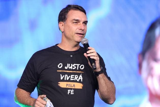 Launch of Guilherme Derrite s pre-campaign for the Federal Senate. Senator and pre-candidate for president of the republic for the PL party, Flavio Bolsonaro, during the launch of the pre-campaign for the federal senate of the former Secretary of Public Security, Guilherme Derrite (PP), at the Royal Palm Plaza Hotel, in Campinas, this Friday, May 15, 2026 CAMPINAS SoO PAULO BRAZIL Copyright: xMarinaxUezimax