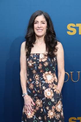 Los Angeles Ca May 15: Maril Davis at The Season Finale Premiere of Outlander at the Linwood Dunn Theatre on May 15, 2026 Credit: USA  - ZUMAa123 20260515_zaa_a123_018 Copyright: xAdMediax