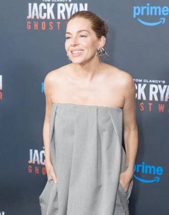 May 15, 2026, Bronx, New York, USA: New York, NY, May 15, 2026: Sienna Miller wearing dress by Calvin Klein attends World Premiere of Amazon MGM Studios Tom Clancy s Jack Ryan: Ghost War at Regal Times Square Bronx USA  - ZUMAr339 20260515_znp_r339_065 Copyright: xLevxRadinx