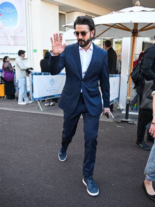 IPA84742428 - Cannes, 79th Cannes Film Festival 2026, day 5 -exits and VIP arrivals at the hotel In photo: Diego Luna  Copyright: xSimonexComix xPoolxPhotoxEventsx07x 84742428
