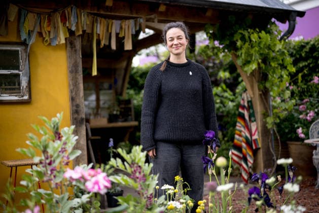 Chelsea Flower Show 15 05 2026 Gardener Frances Tophill pictured in The RHS and The King s Foundation Curious Garden at the RHS Chelsea Flower Show, in London.  Copyright: xJackxTaylorx NINTCHDBPICT001080984634