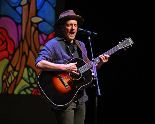 FORT LAUDERDALE FL - MAY 15: Jason Mraz performs during his Still Yours Tour at The Broward Center For The Performing Arts on May 15, 2026 in Fort Lauderdale, Florida. Copyright: xmpi04x