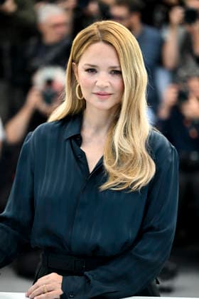 79ème Festival International du Film de Cannes Photocall with cast of Soudain 79th International Cannes Film Festival Photocall with cast of Soudain 456154 2026 05 16 Efira, Virginie  Copyright: xSergexArnalx xStarfacex STAR_456154_018