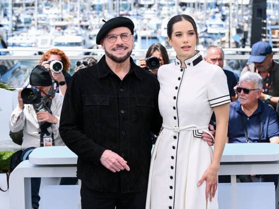 IPA84746711 - Cannes, 79th Cannes Film Festival 2026, day 5 - photocall of Propeller One-Way Night Coach Pictured: John Travolta, Ella Bleu Travolta  Copyright: xAlbertoxTerenghix xPoolxPhotoxEventsx07x 84746711