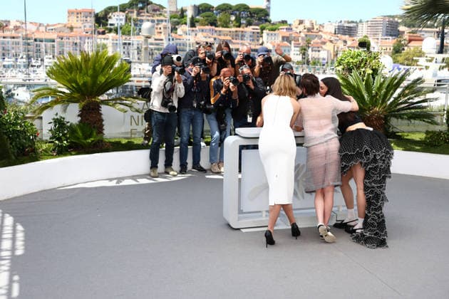 May 16, 2026, Cannes, Cote D azur, France: EMMA MACKEY, CHARLOTTE LE BON and KRISTEN STEWART during the Full Phil photocall at the 79th Annual Cannes Film Festival at Palais des Festivals in Cannes, France. Cannes France - ZUMAc179 20260516_zep_c179_074 Copyright: xMickaelxChavetx
