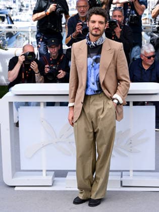 IPA84747809 - Cannes, 79th Cannes Film Festival 2026, Day 5, Photocall Film Si Tu Penses Bien (Think Good). Pictured is Niels Schneider  Copyright: xAlbertoxTerenghix xPoolxPhotoxEventsx07x 84747809